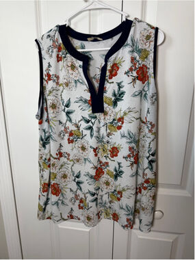 Lavish White Floral Tank Top with Navy Trim 2X